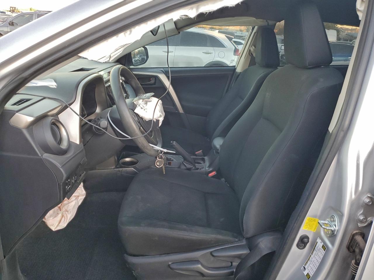 2015 TOYOTA RAV4 LE photo 7