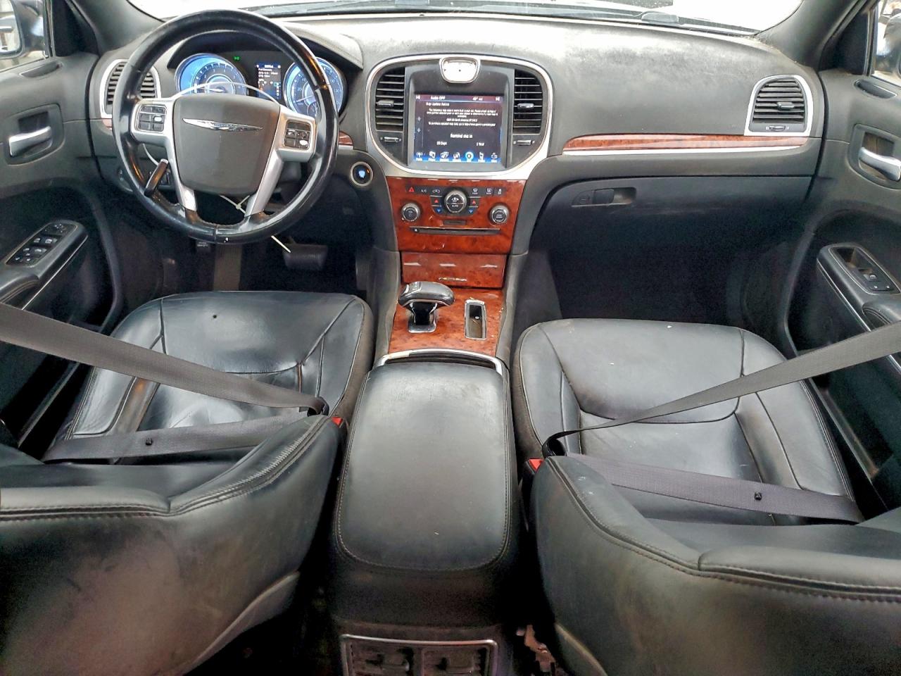 2014 CHRYSLER 300 photo 8