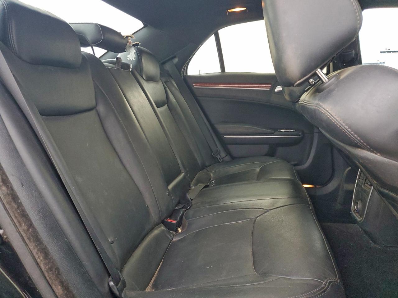 2014 CHRYSLER 300 photo 10
