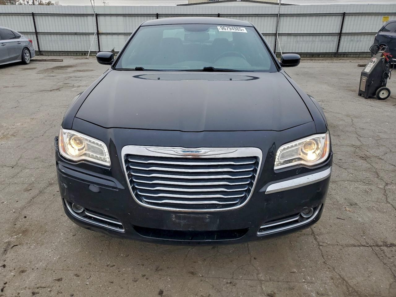 2014 CHRYSLER 300 photo 5