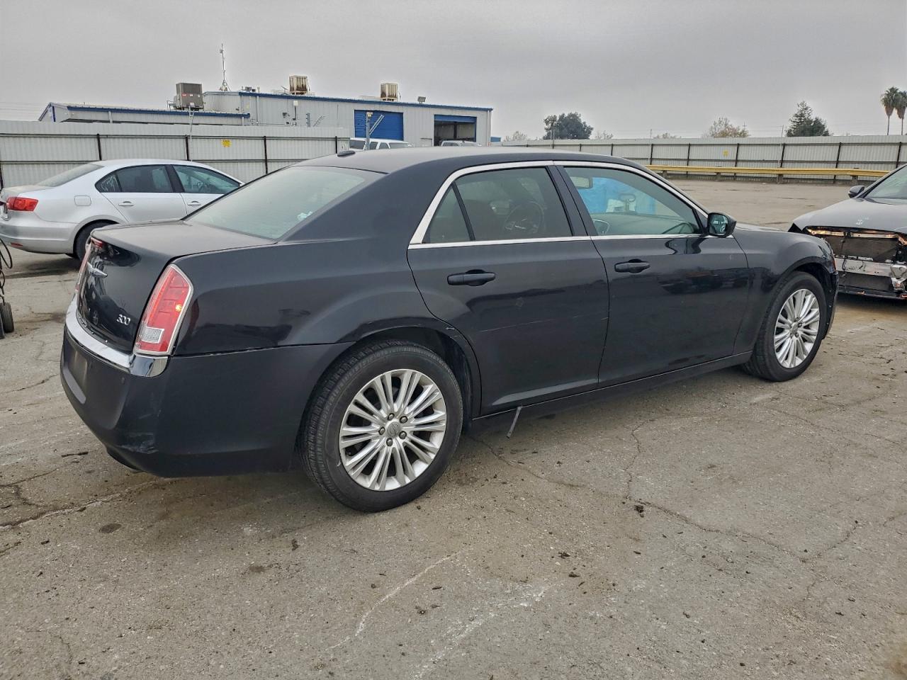 2014 CHRYSLER 300 photo 3