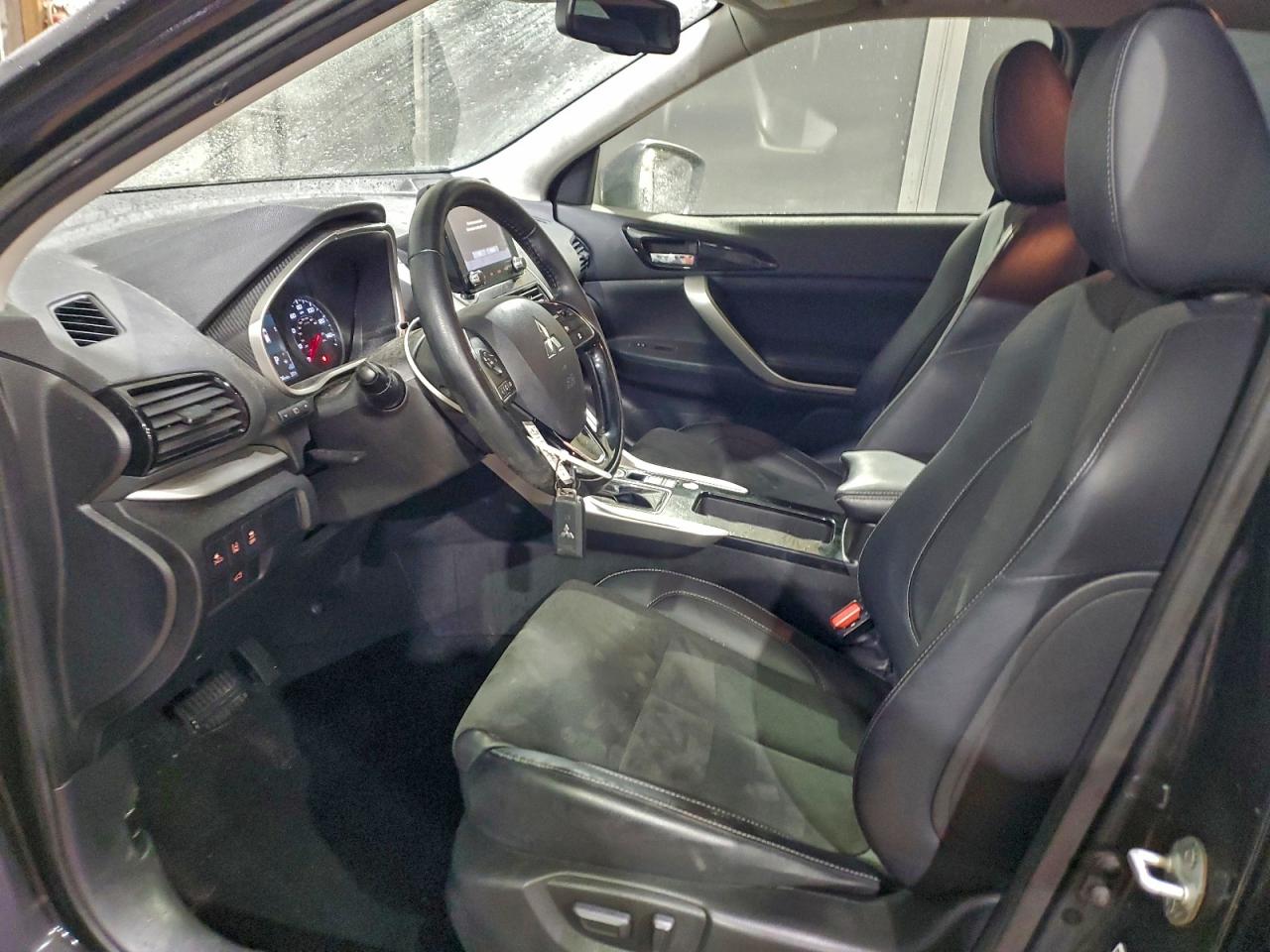 2025 MITSUBISHI ECLIPSE CROSS SE photo 7