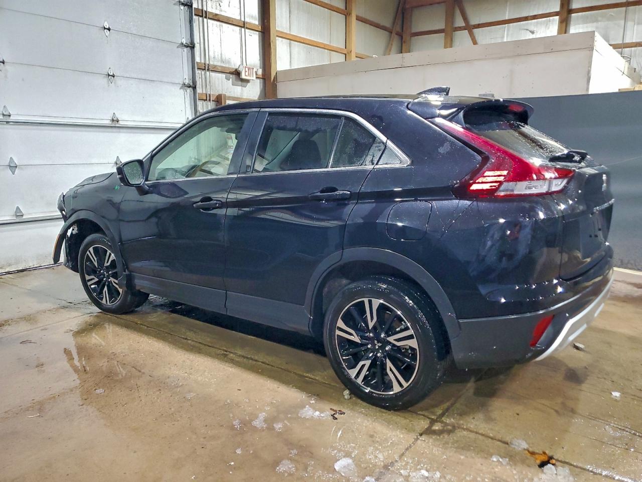 2025 MITSUBISHI ECLIPSE CROSS SE photo 2