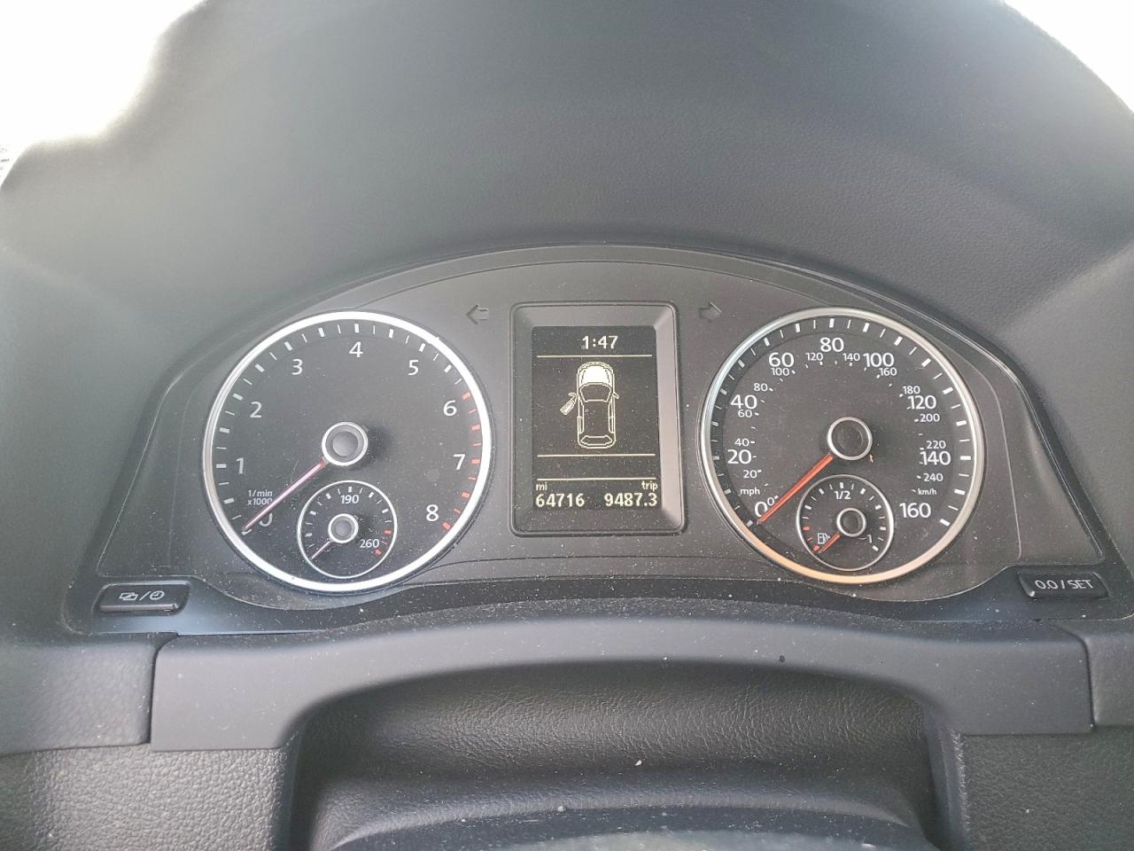 2016 VOLKSWAGEN TIGUAN S photo 9
