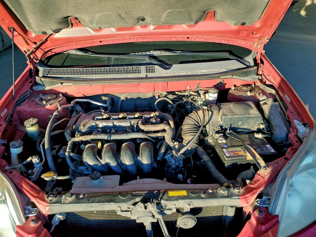 2004 TOYOTA COROLLA MATRIX XR photo 11