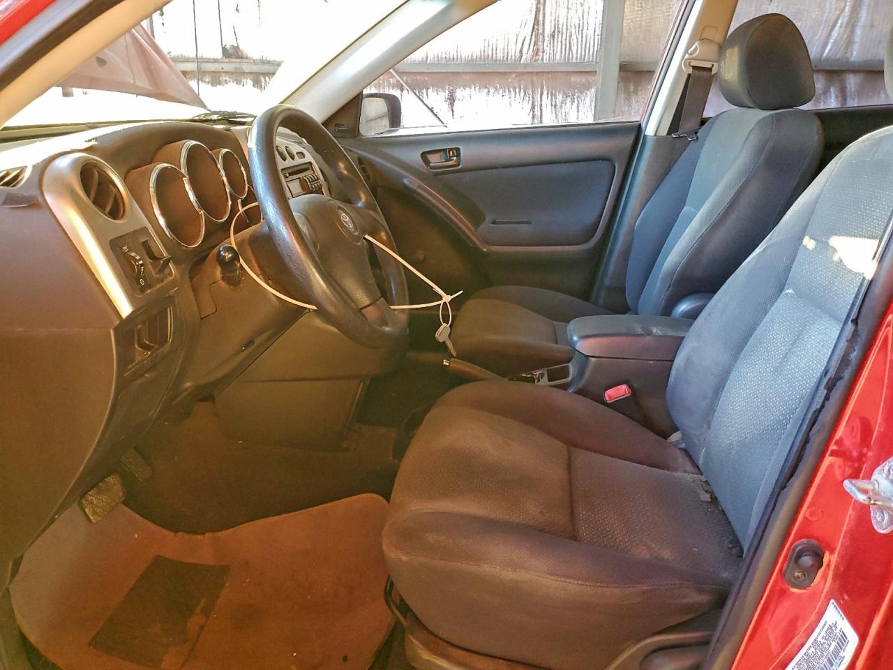 2004 TOYOTA COROLLA MATRIX XR photo 7
