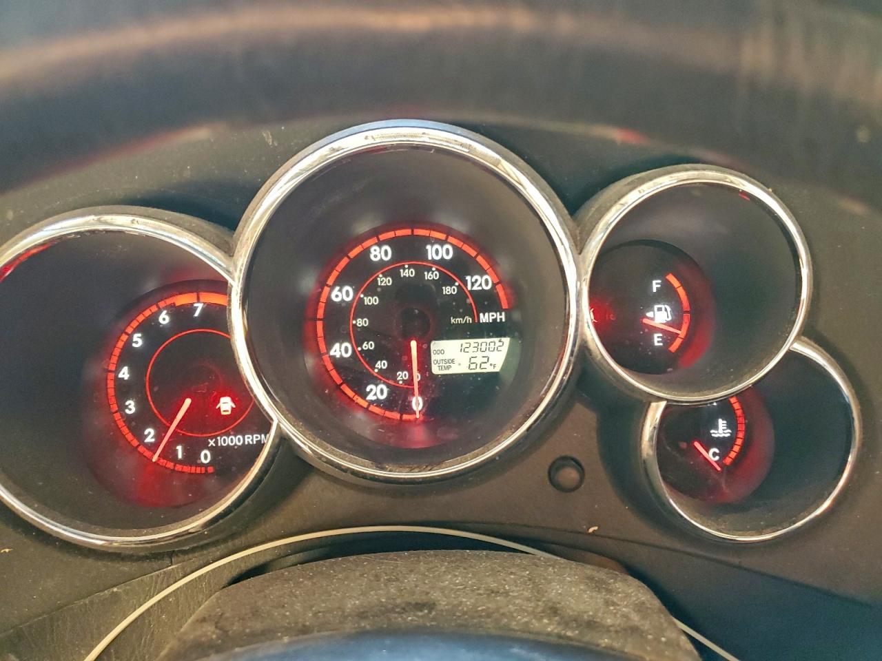 2004 TOYOTA COROLLA MATRIX XR photo 9