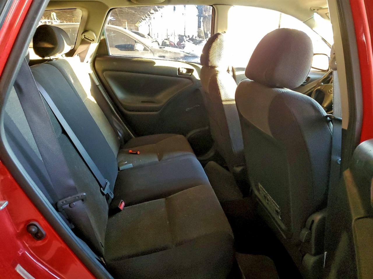 2004 TOYOTA COROLLA MATRIX XR photo 10