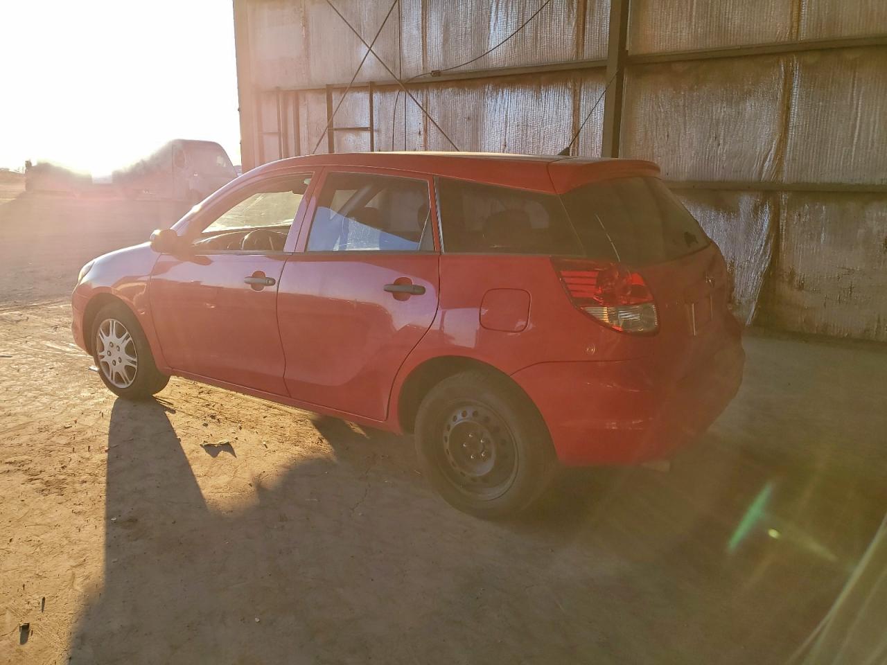 2004 TOYOTA COROLLA MATRIX XR photo 2