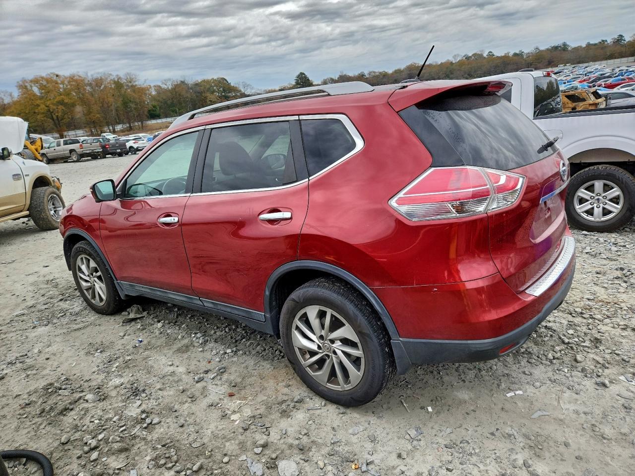 2014 NISSAN ROGUE S photo 2