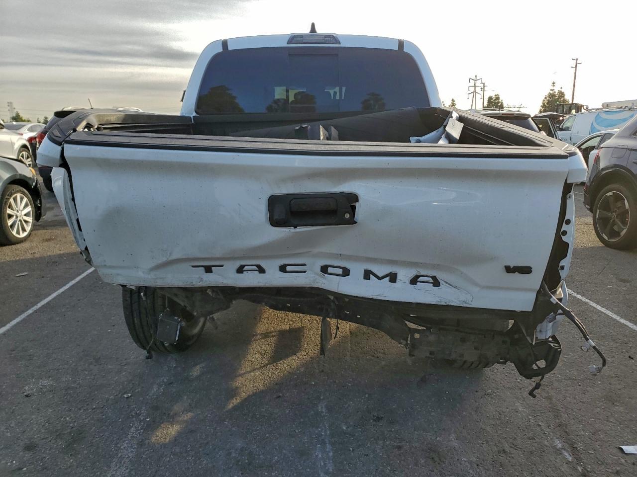 2021 TOYOTA TACOMA DOUBLE CAB photo 6