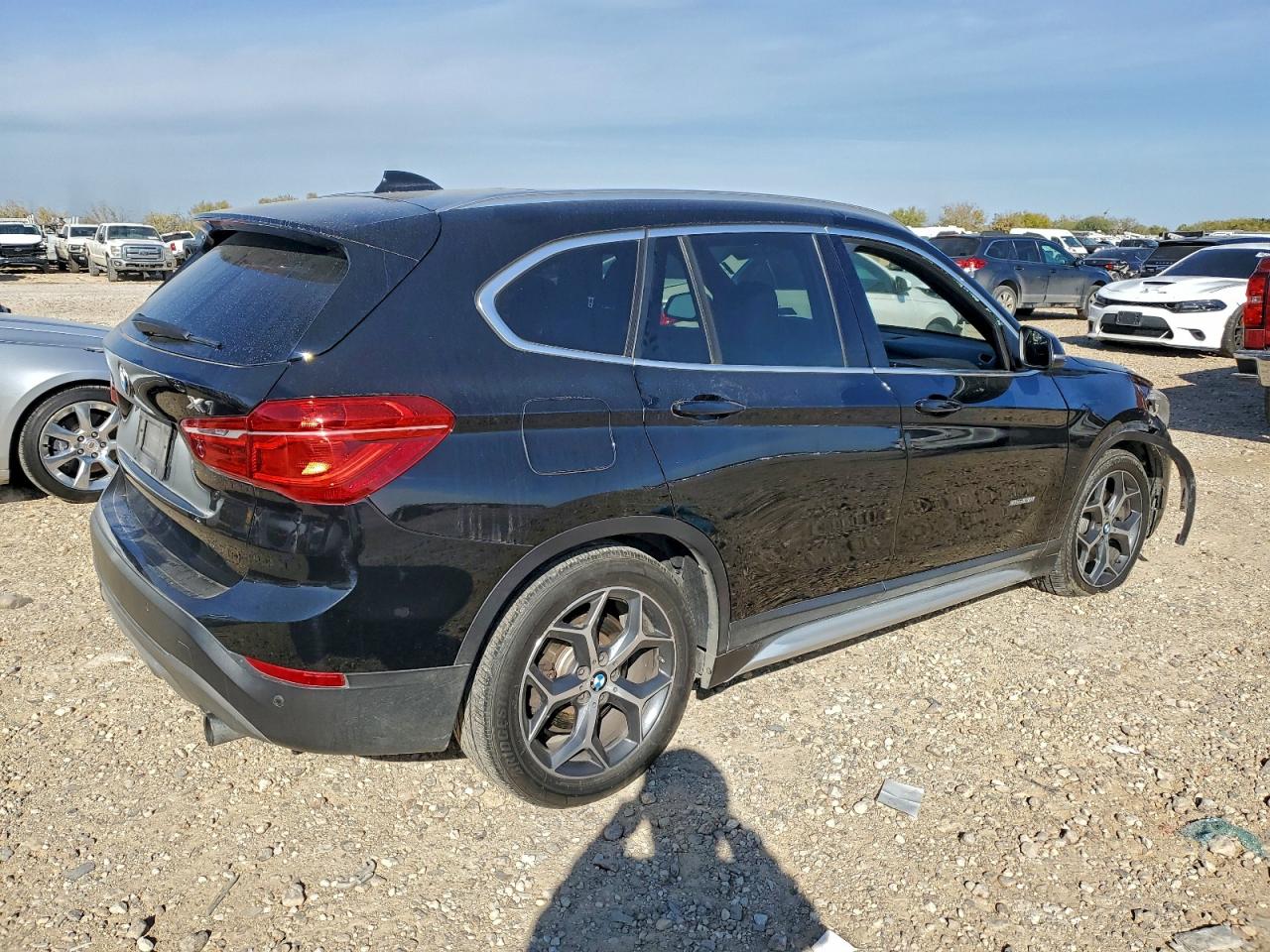 2016 BMW X1 XDRIVE28I photo 3