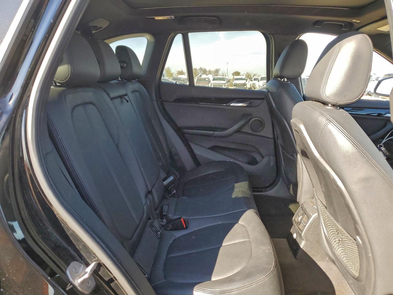2016 BMW X1 XDRIVE28I photo 11
