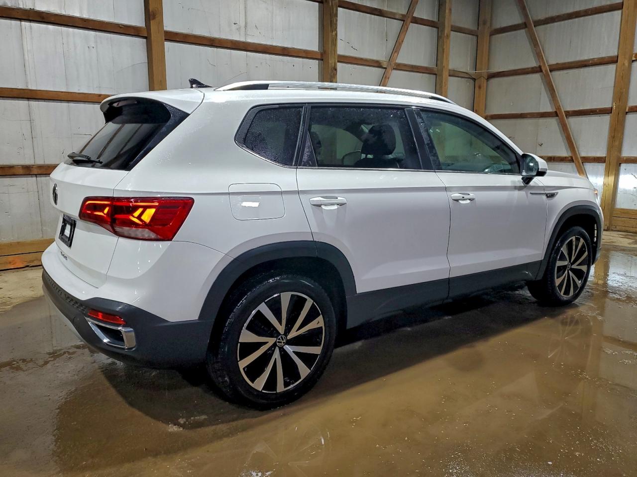 2024 VOLKSWAGEN TAOS SE photo 3