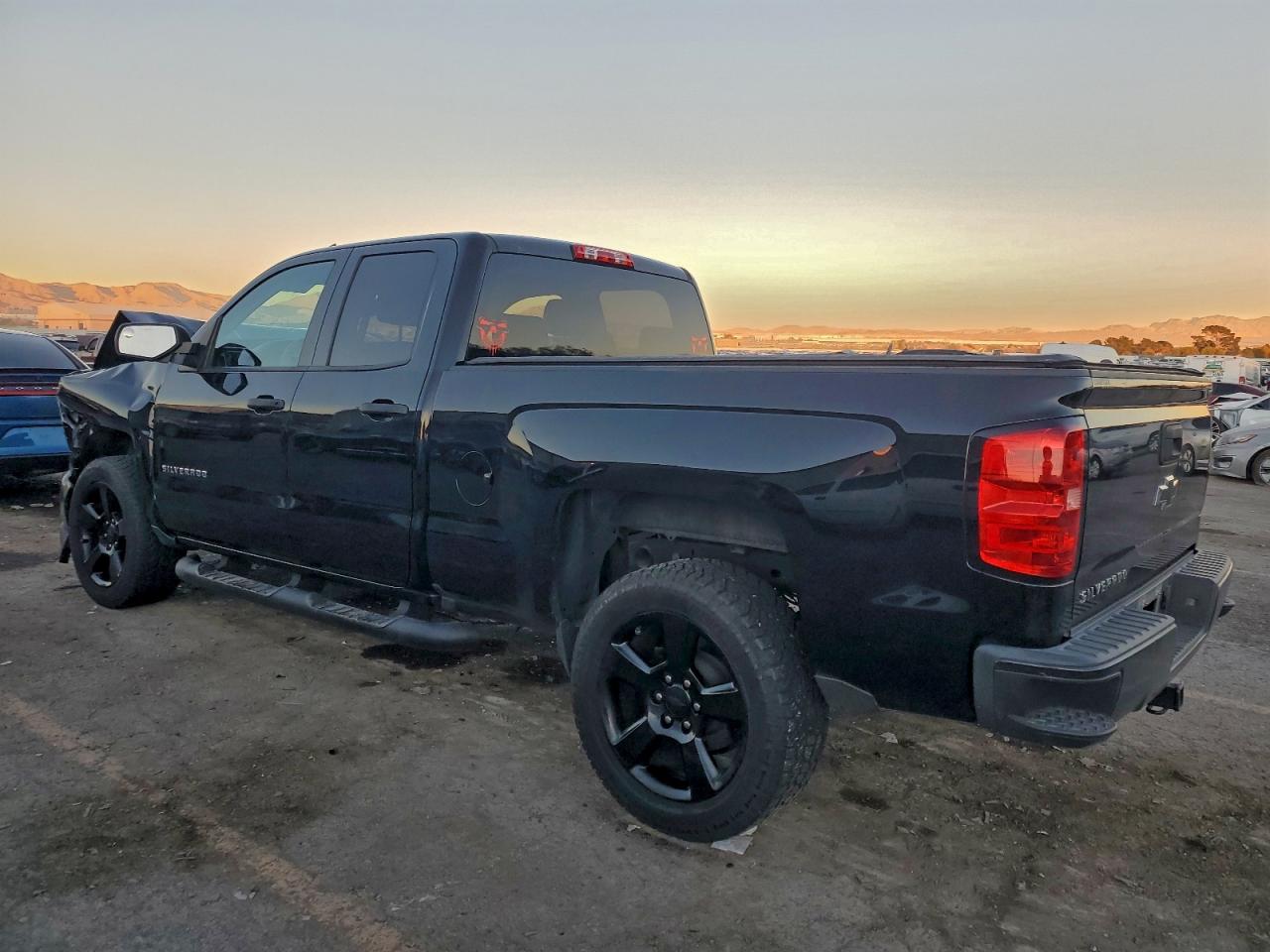 2016 CHEVROLET SILVERADO C1500 photo 3