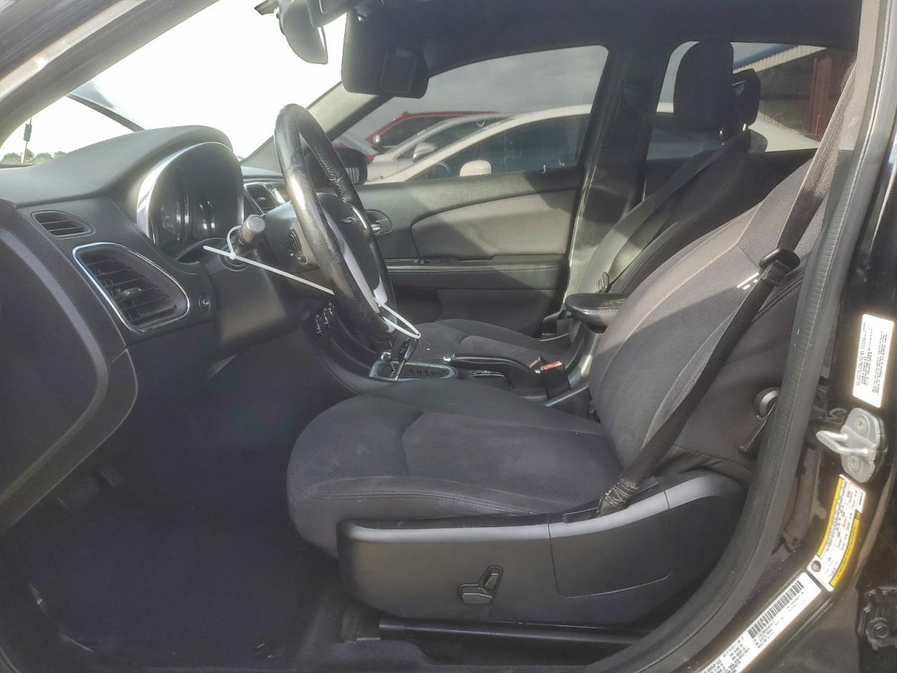 2013 CHRYSLER 200 TOURING photo 7