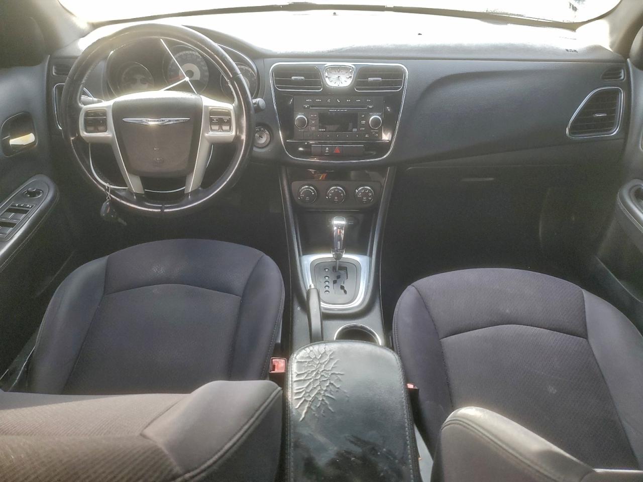2013 CHRYSLER 200 TOURING photo 8