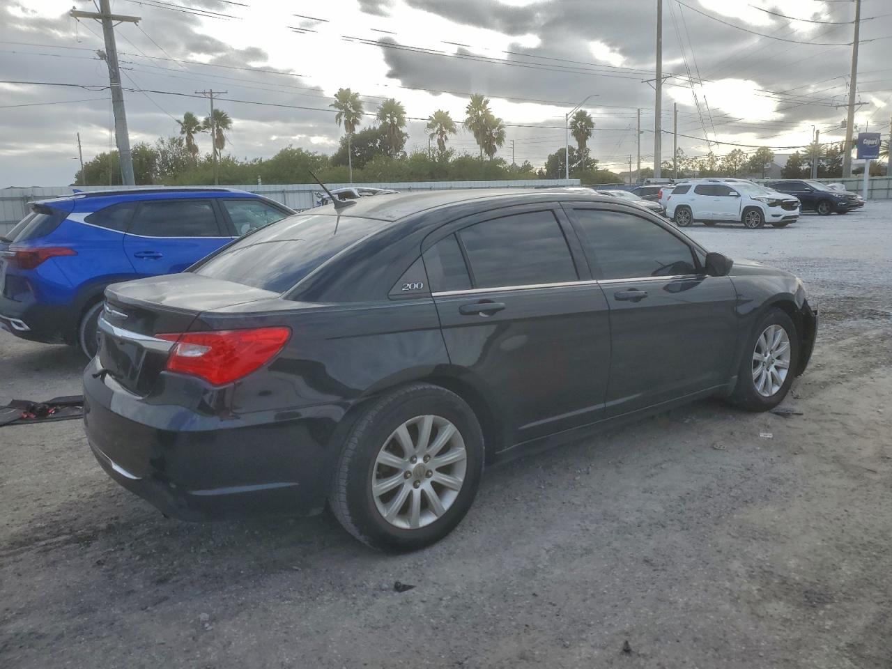 2013 CHRYSLER 200 TOURING photo 3