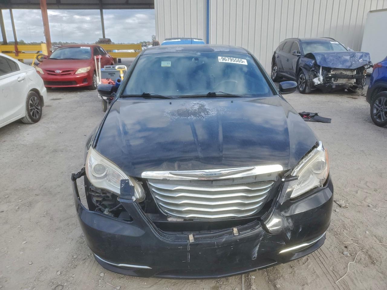 2013 CHRYSLER 200 TOURING photo 5