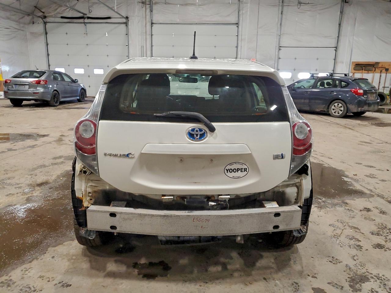 2012 TOYOTA PRIUS C photo 6