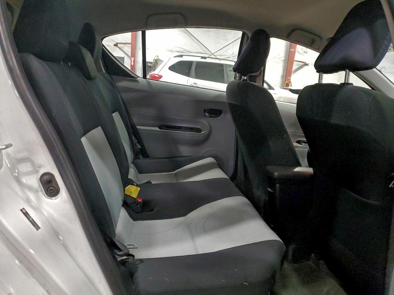 2012 TOYOTA PRIUS C photo 10