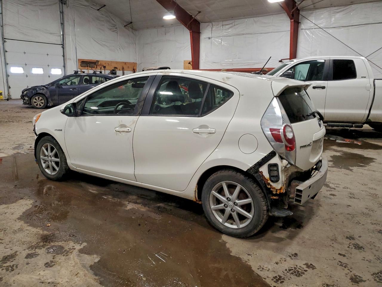 2012 TOYOTA PRIUS C photo 2
