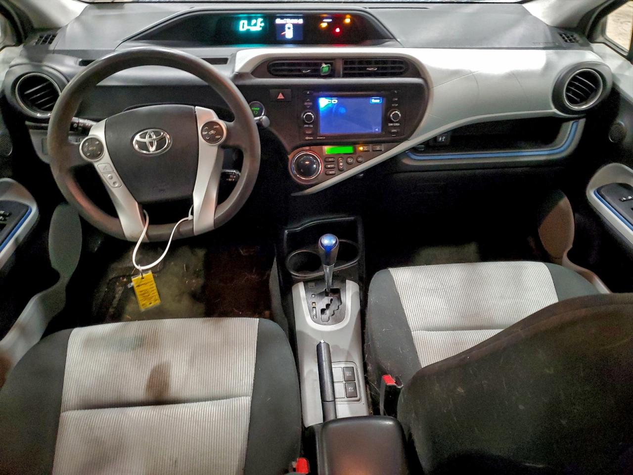 2012 TOYOTA PRIUS C photo 8