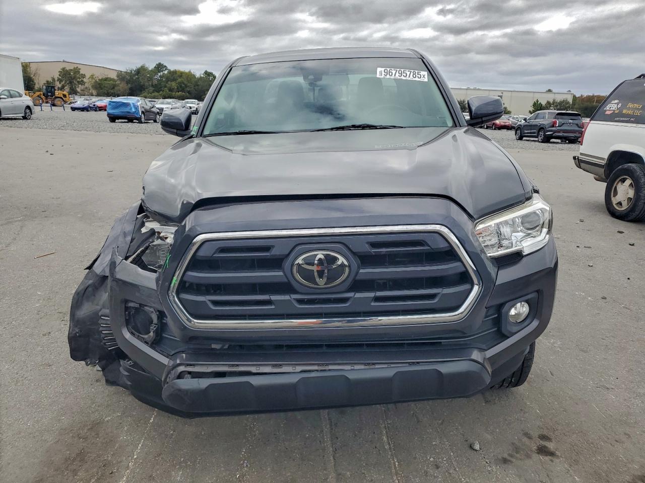 2019 TOYOTA TACOMA DOUBLE CAB photo 9