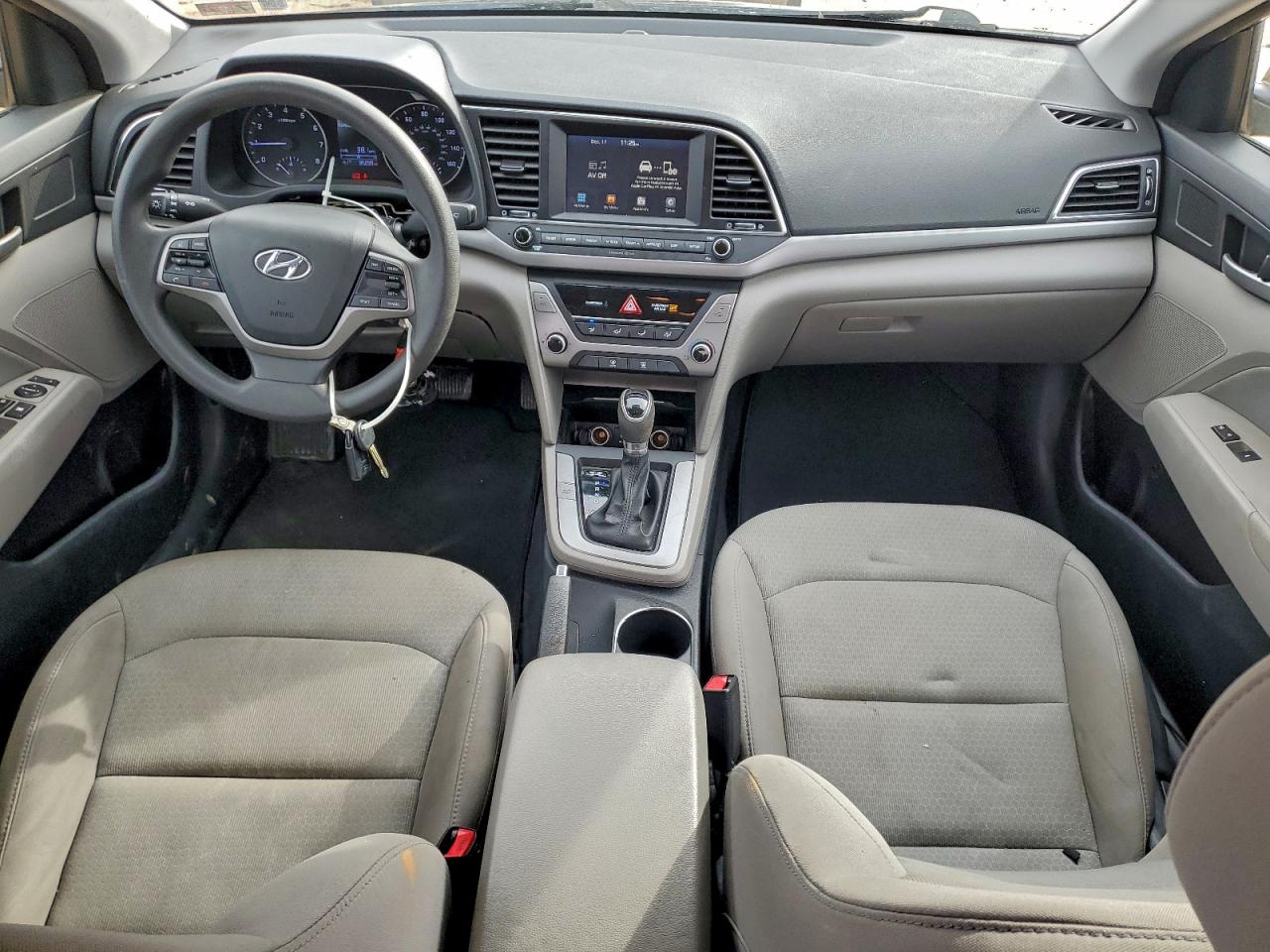 2017 HYUNDAI ELANTRA SE photo 8