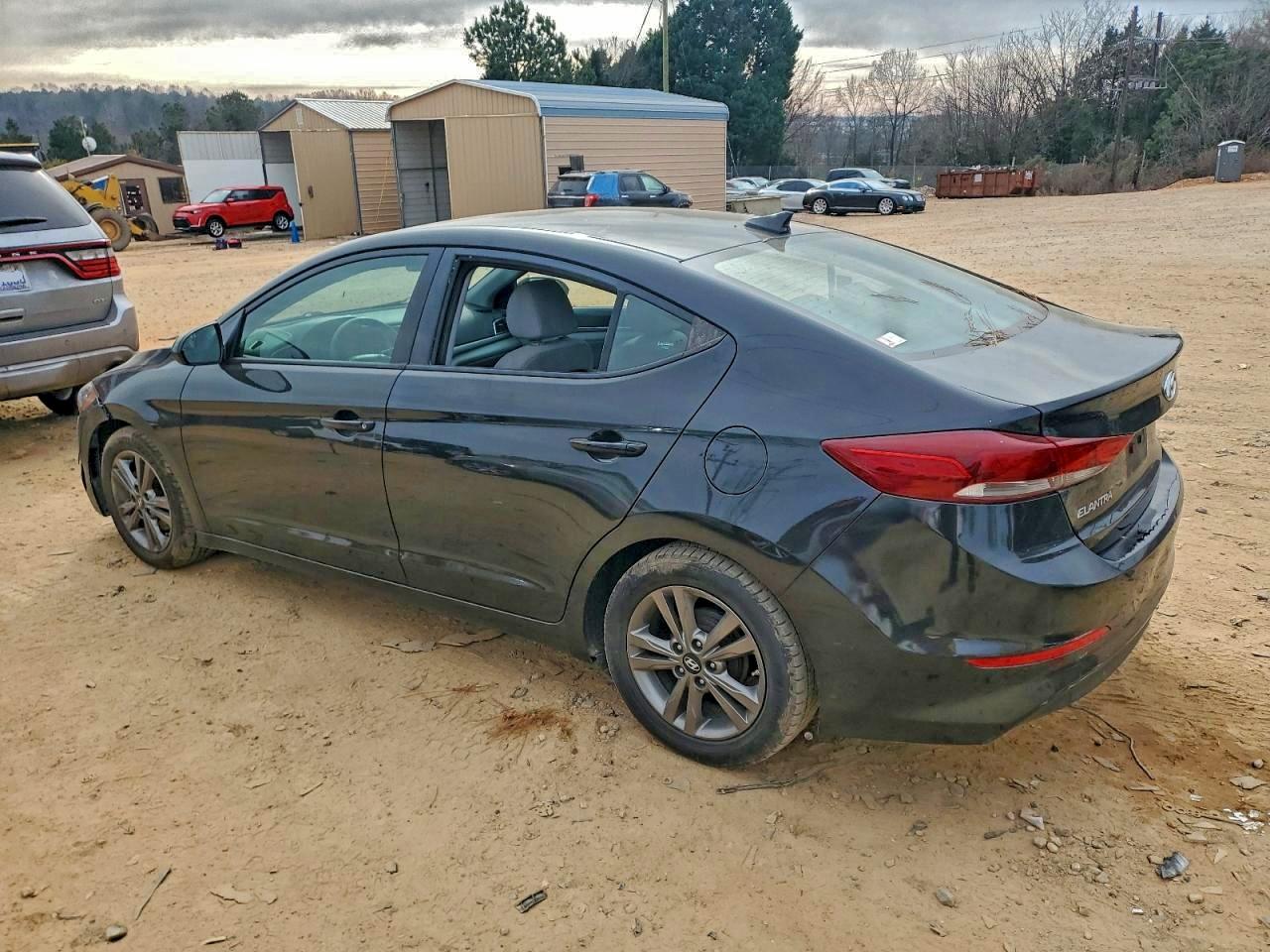 2017 HYUNDAI ELANTRA SE photo 2
