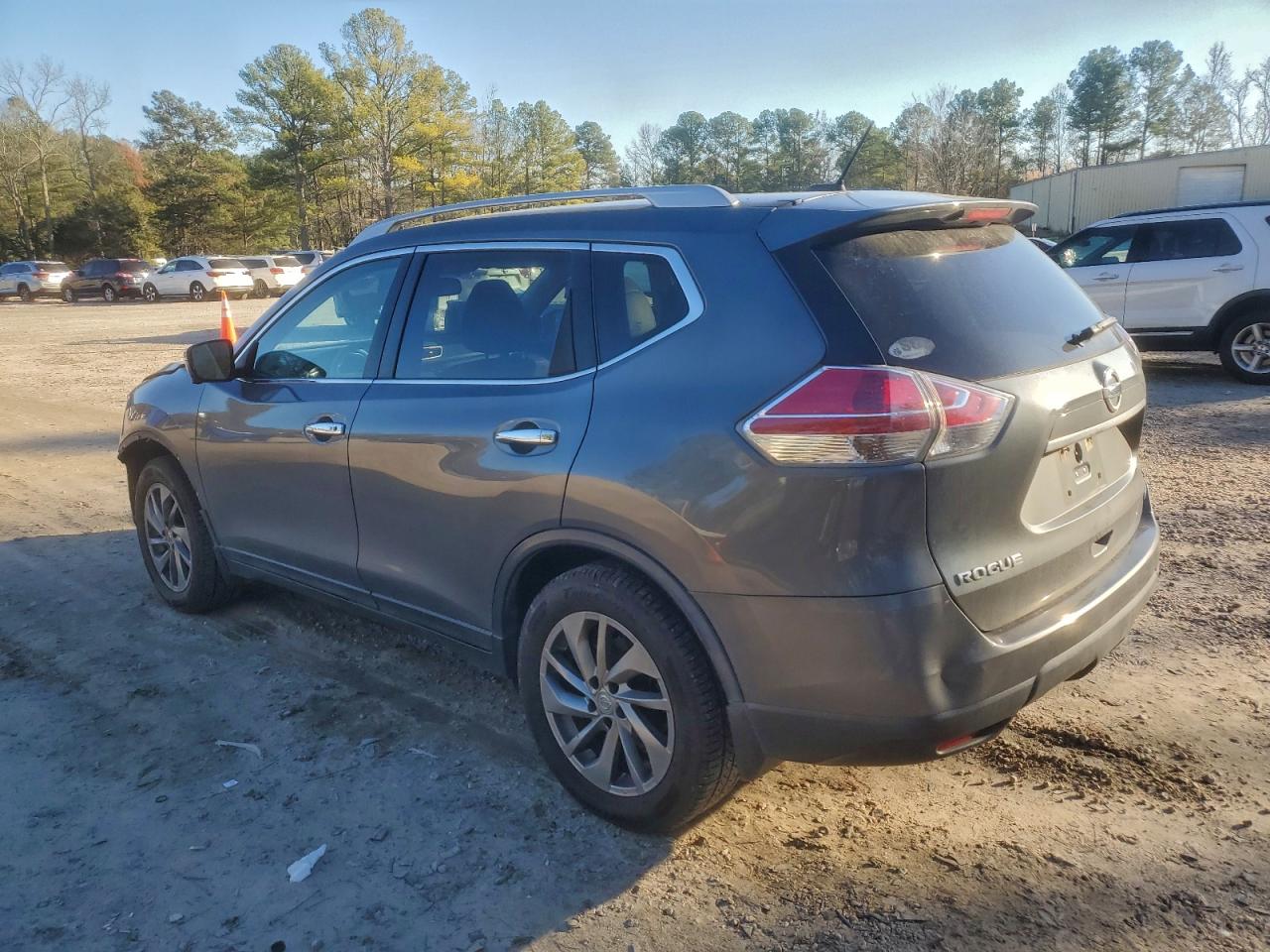 2014 NISSAN ROGUE S photo 2