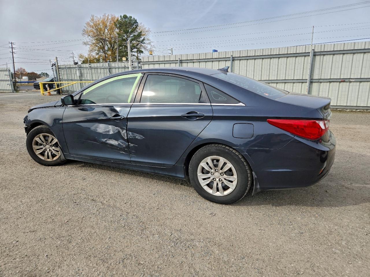2011 HYUNDAI SONATA GLS photo 2