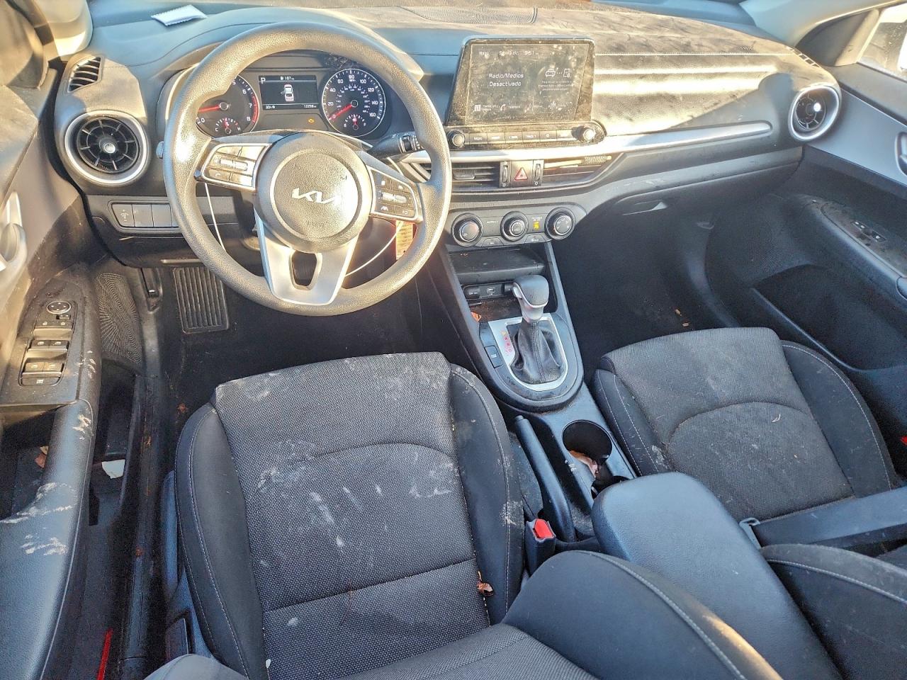 2023 KIA FORTE LX photo 8
