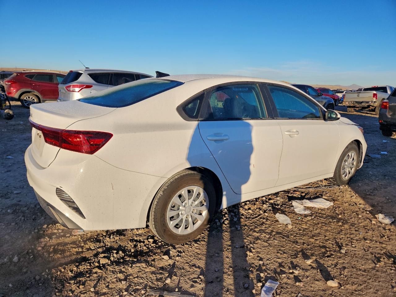 2023 KIA FORTE LX photo 3