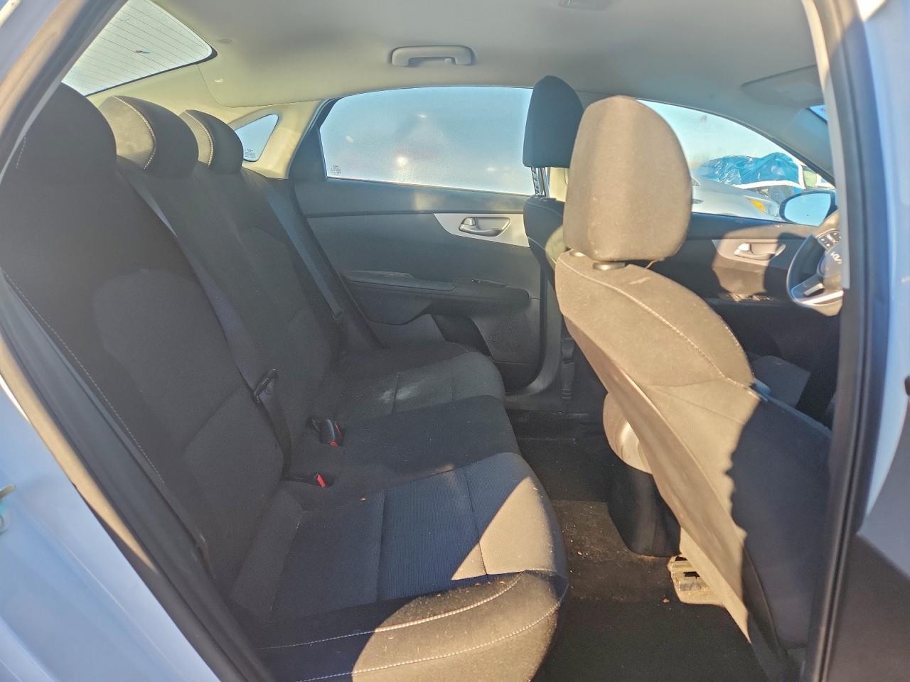 2023 KIA FORTE LX photo 10