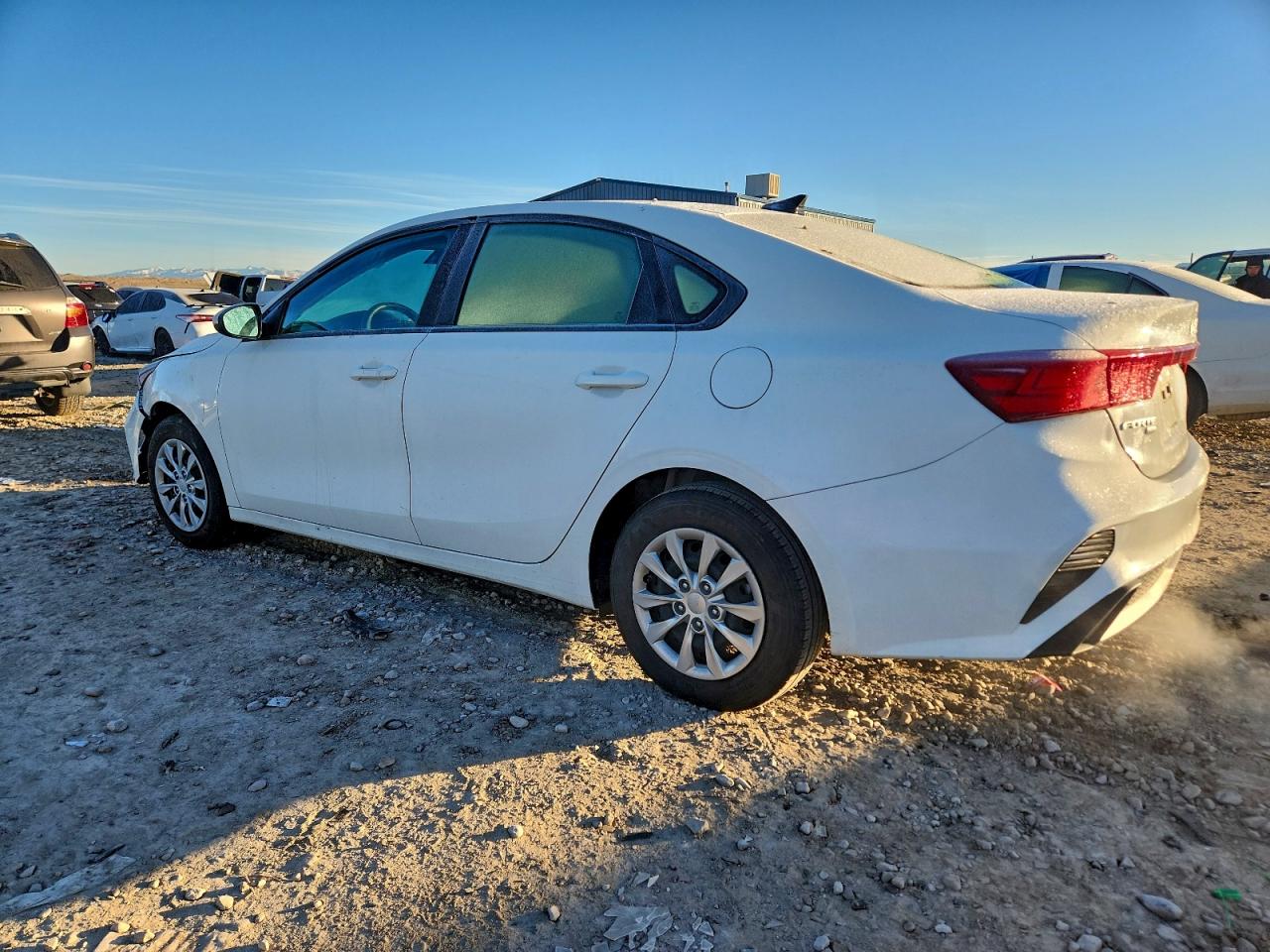 2023 KIA FORTE LX photo 2