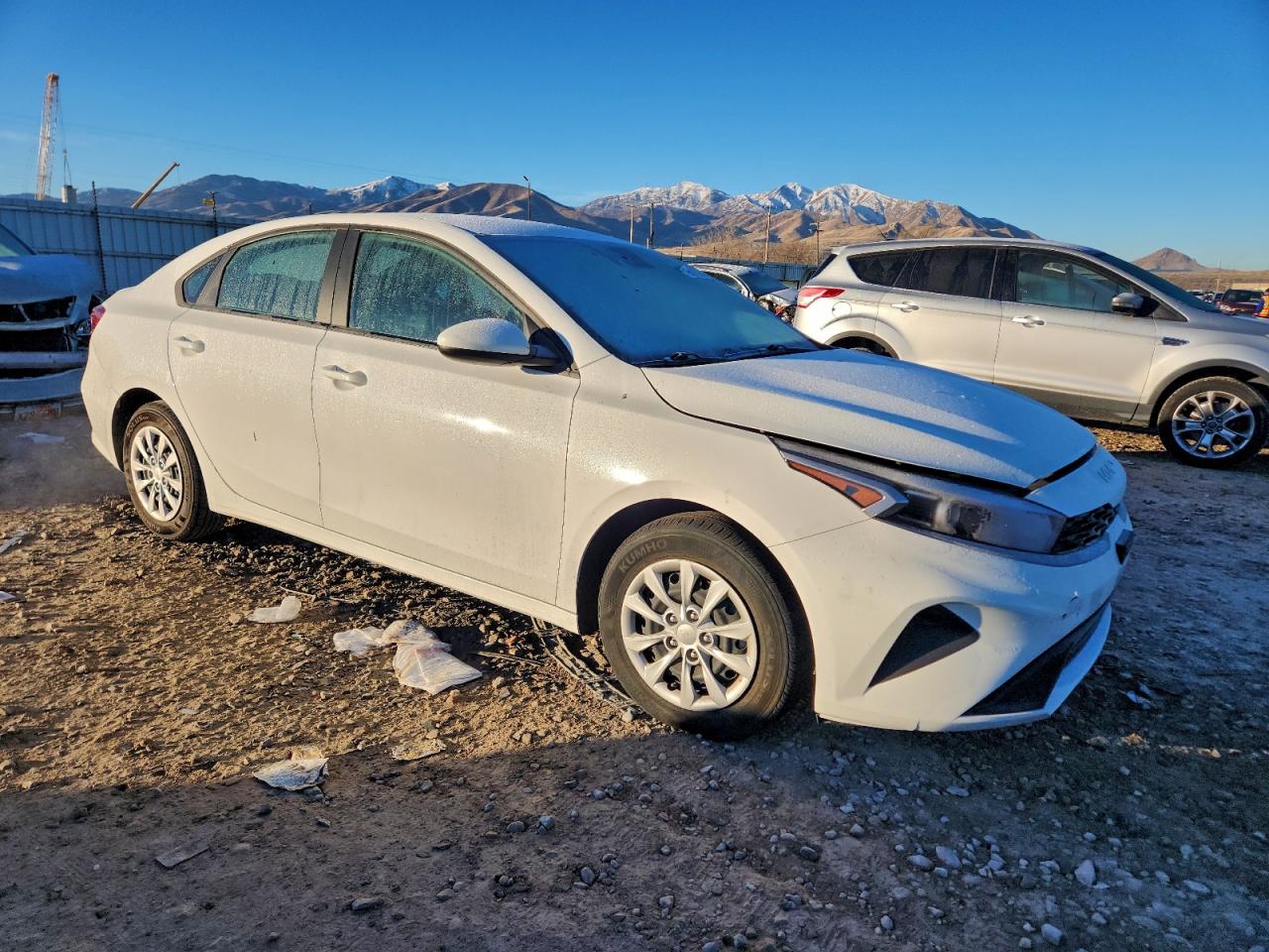 2023 KIA FORTE LX photo 4