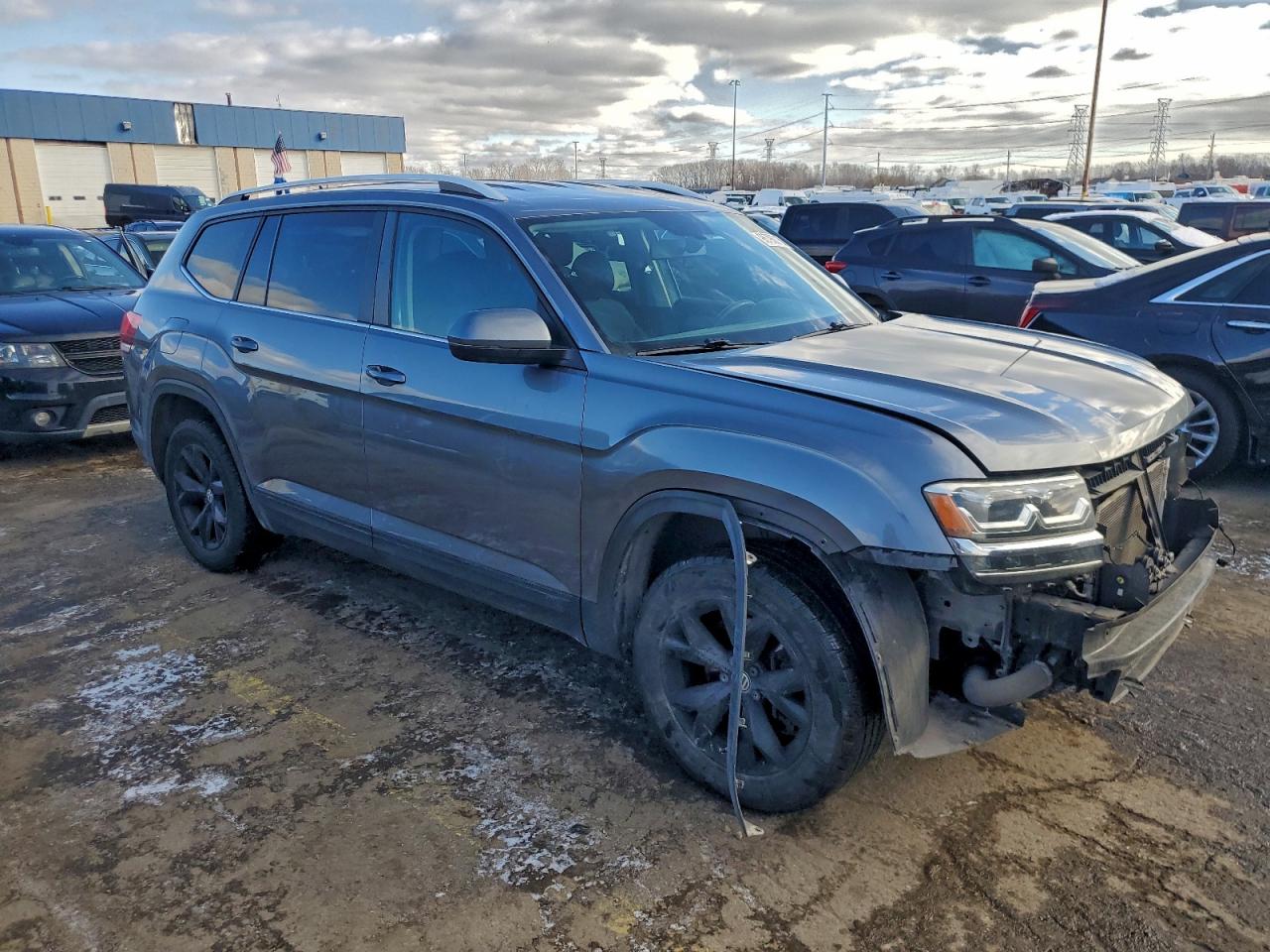 2018 VOLKSWAGEN ATLAS TRENDLINE photo 4