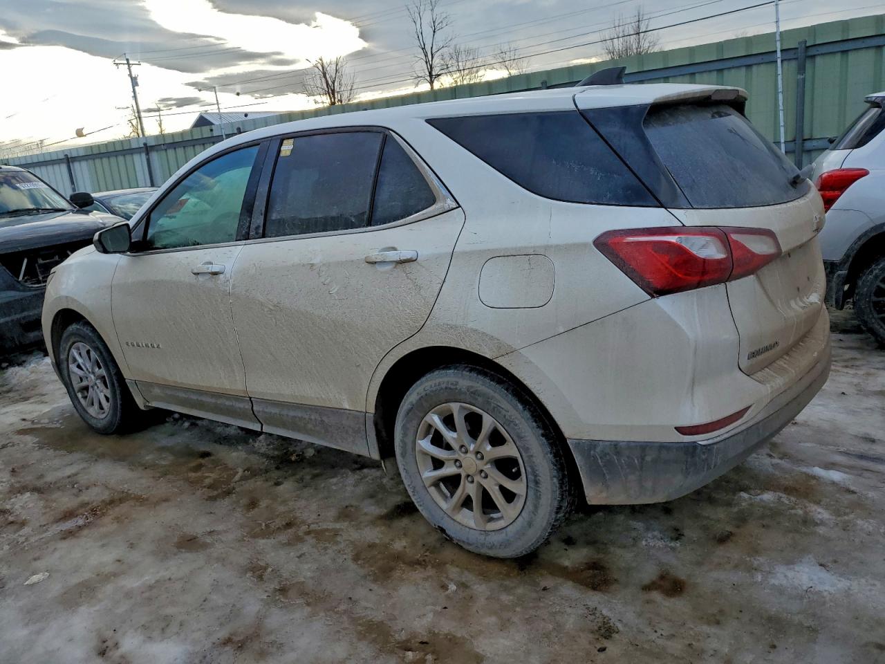 2020 CHEVROLET EQUINOX LT photo 2