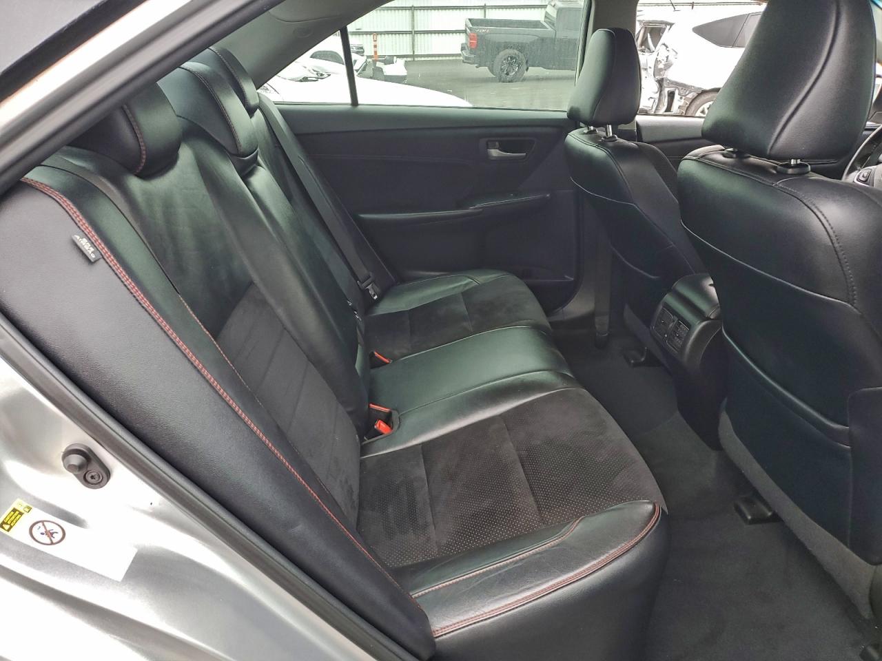 2015 TOYOTA CAMRY LE photo 10