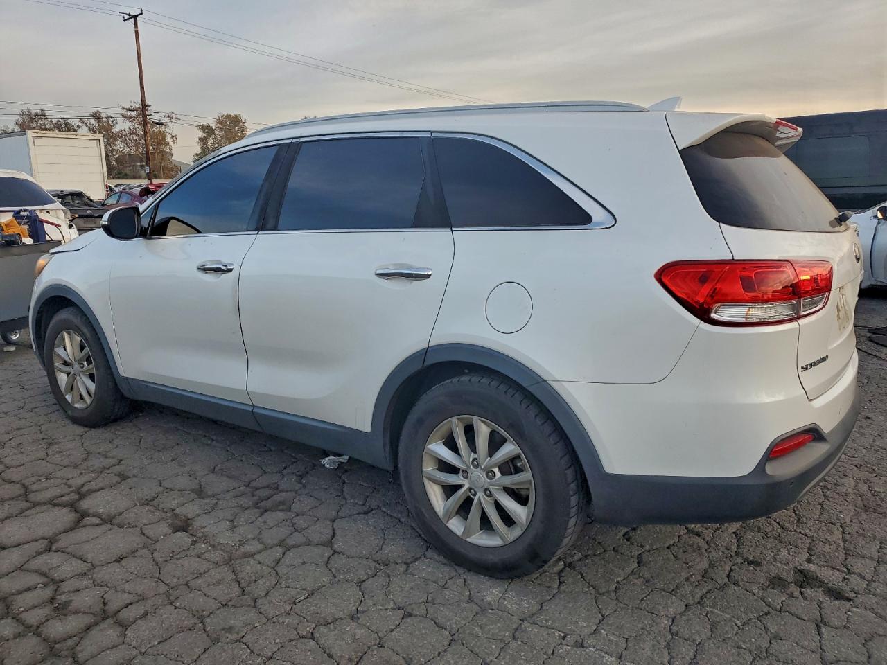 2016 KIA SORENTO LX photo 2