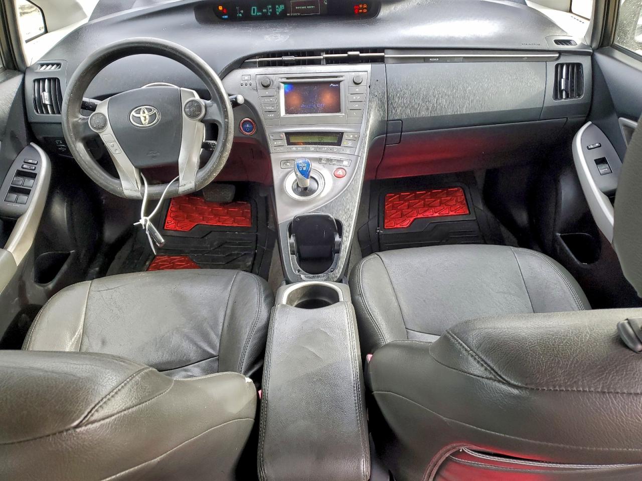 2013 TOYOTA PRIUS photo 8