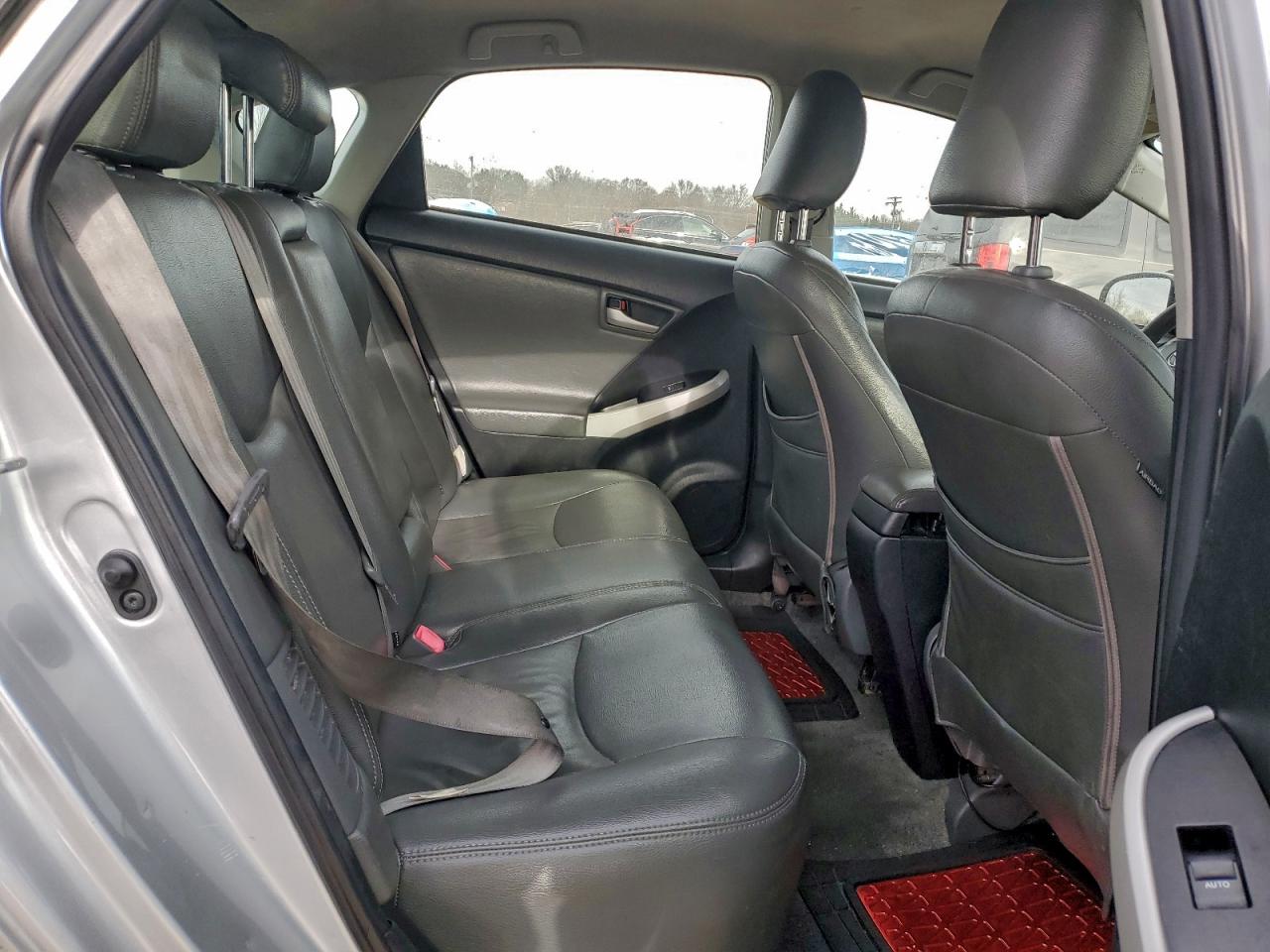2013 TOYOTA PRIUS photo 10