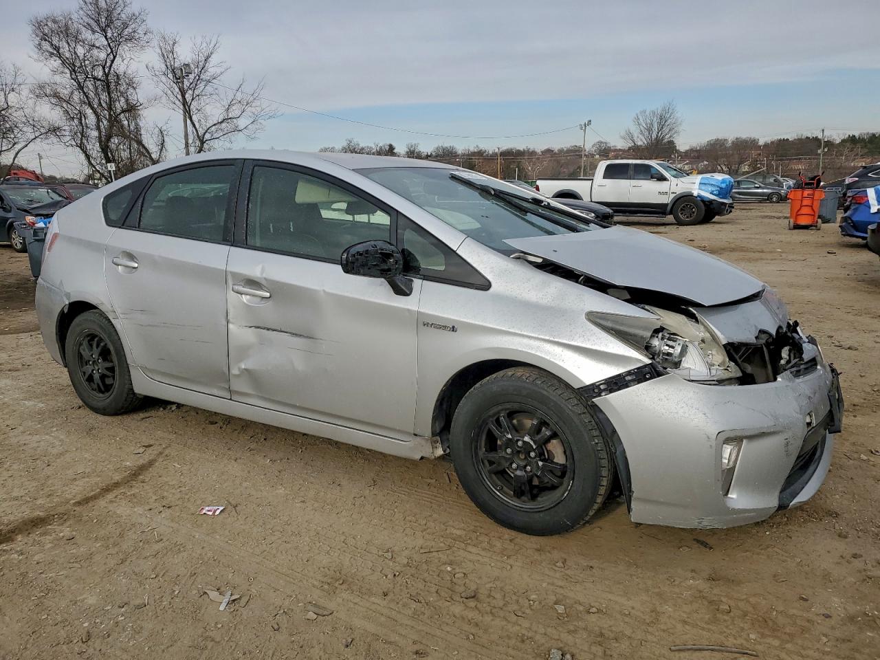 2013 TOYOTA PRIUS photo 4