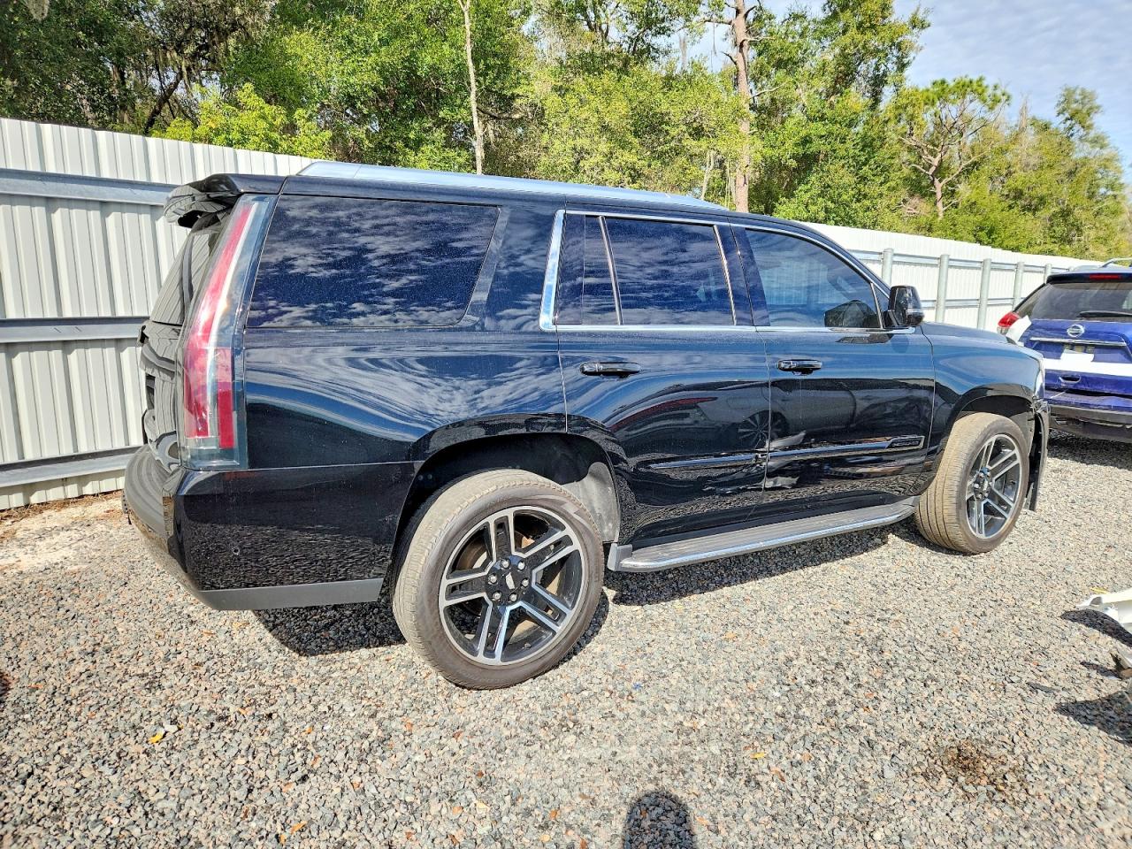2020 CADILLAC ESCALADE LUXURY photo 3