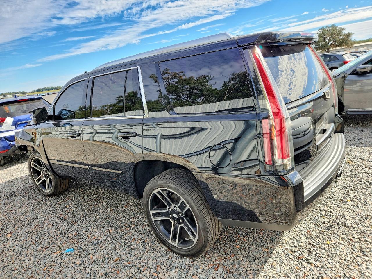 2020 CADILLAC ESCALADE LUXURY photo 2