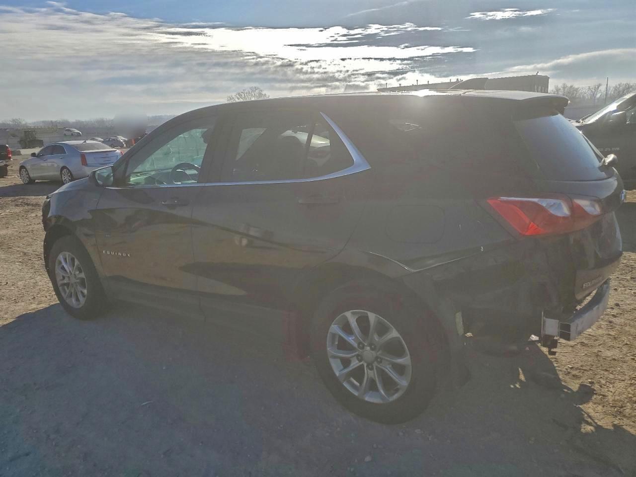 2020 CHEVROLET EQUINOX LT photo 2