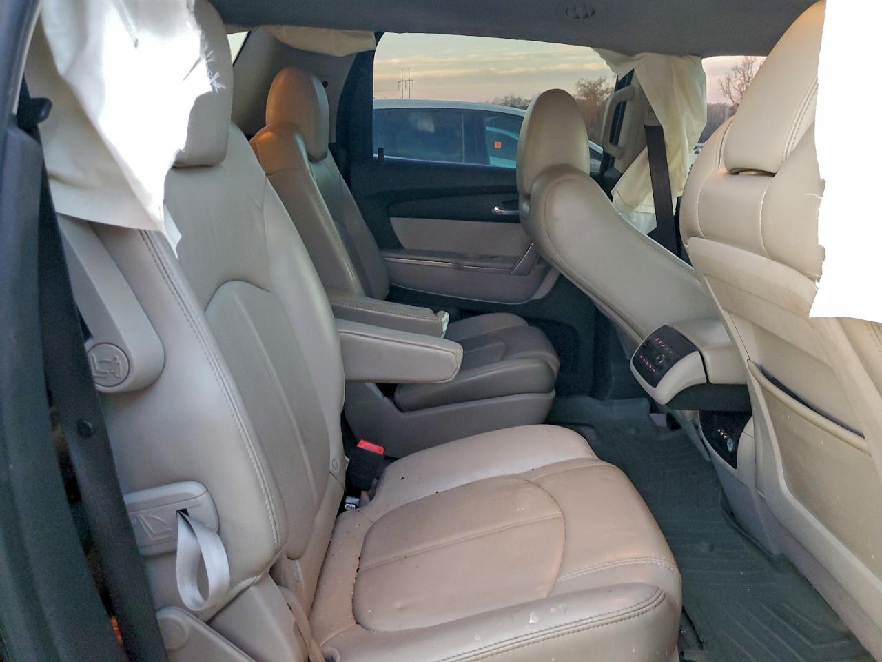2010 GMC ACADIA SLT-2 photo 11