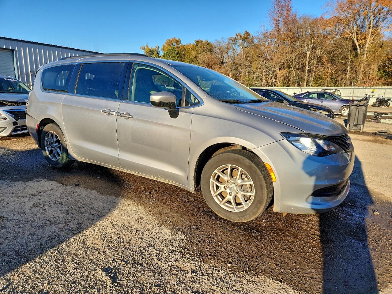 2021 CHRYSLER VOYAGER LXI photo 4