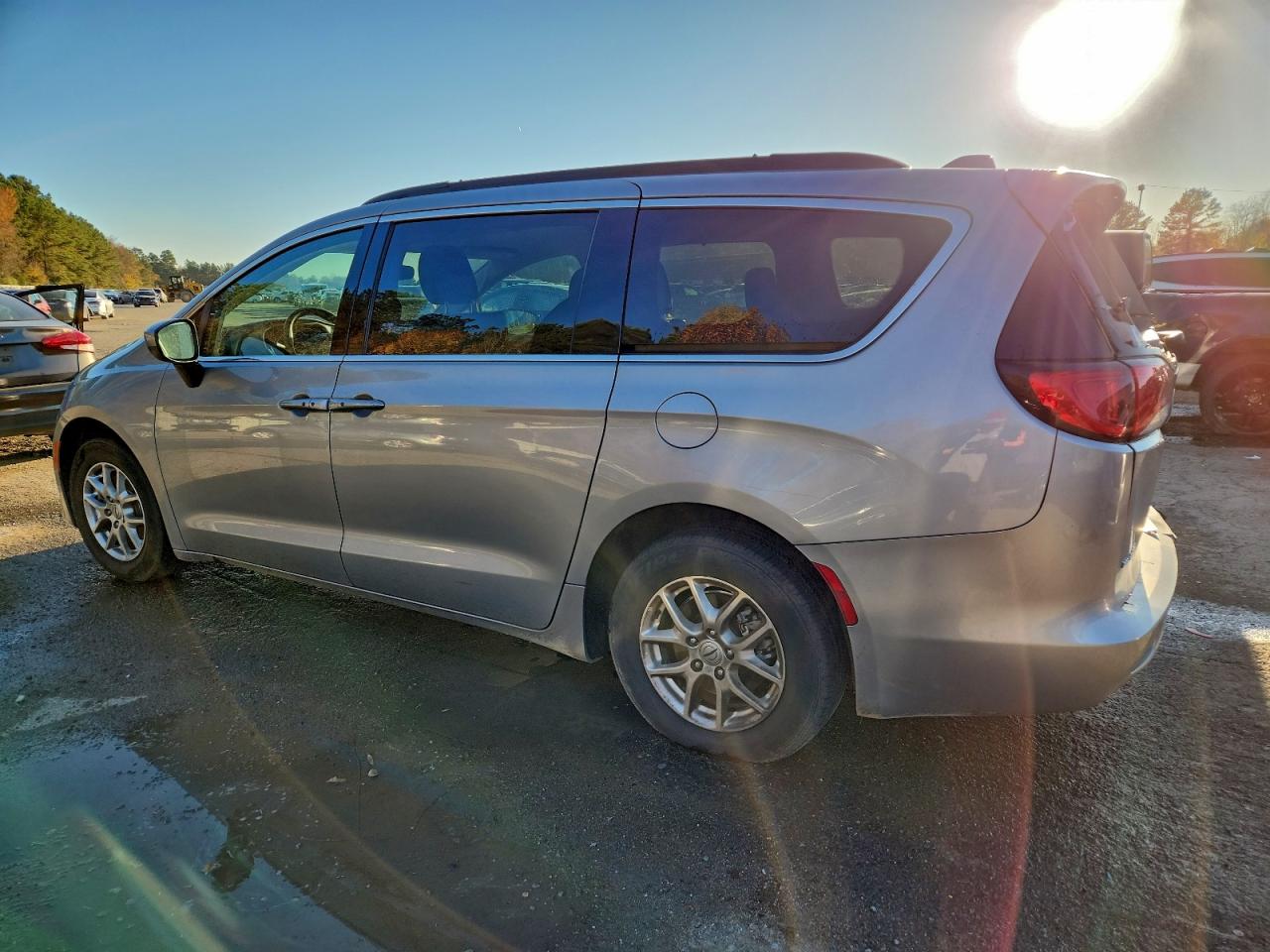 2021 CHRYSLER VOYAGER LXI photo 2